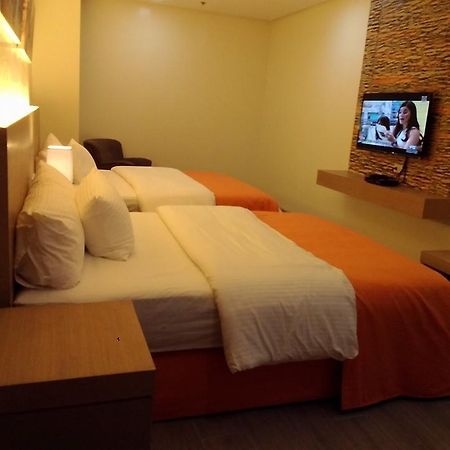 Cebu Business Hotel Εξωτερικό φωτογραφία